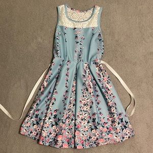 Kids summer dress with flowers